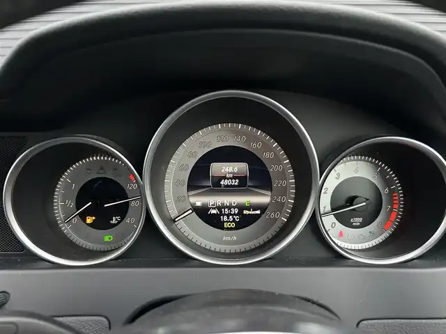 メルセデス・ベンツ Ｃ２００ ブルーエフィシェンシーW AVG 茨城県 2013(平25)年 4.8万km ポーラホワイト レ-ダーセ-フティパッケージ /ACC /黒革 /シートヒーター /ナビ /12セグ /BT/USB/DVD /バックカメラ /レーンアシスト /ブラインドスポットアシスト /M付パワーシート /ETC/純正17インチAW /ルーフレール /禁煙車