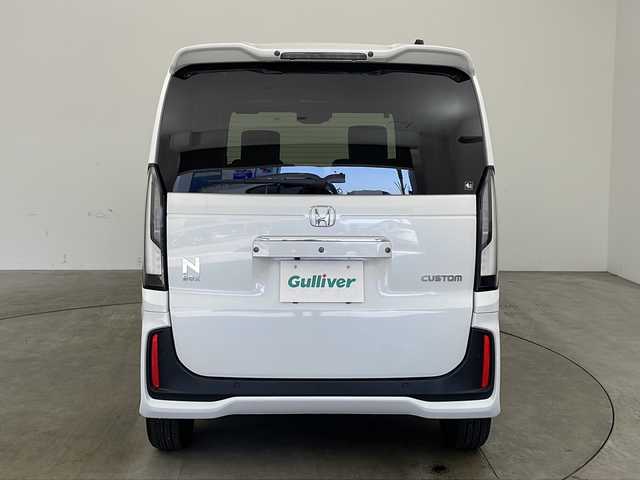 ホンダ Ｎ ＢＯＸ カスタム ターボ 兵庫県 2024(令6)年 2.2万km プラチナホワイトパール ・純正8インチナビ（VXM-245ZFEi）/TV/USB/Bluetooth/・バックカメラ/・ETC/・両側パワースライドドア/・HondaSENSING/衝突軽減ブレーキ/先行車発進お知らせ機能/歩行者事故低減ステアリング/路外逸脱抑制機能/標識認識機能/アダプティブクルーズコントロール/車線維持支援システム/誤発進抑制機能/後方誤発進抑制機能/近距離衝突軽減ブレーキ/急アクセル抑制機能/パーキングセンサーシステム/オートハイビーム/・パドルシフト/・ハーフレザー/・前席シートヒーター/・革巻きステアリング/・カーテンエアバッグ
