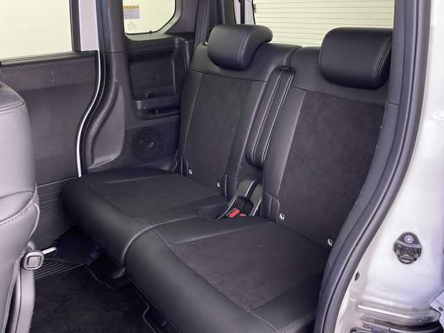 ホンダ Ｎ ＢＯＸ カスタム ターボ 兵庫県 2024(令6)年 2.2万km プラチナホワイトパール ・純正8インチナビ（VXM-245ZFEi）/TV/USB/Bluetooth/・バックカメラ/・ETC/・両側パワースライドドア/・HondaSENSING/衝突軽減ブレーキ/先行車発進お知らせ機能/歩行者事故低減ステアリング/路外逸脱抑制機能/標識認識機能/アダプティブクルーズコントロール/車線維持支援システム/誤発進抑制機能/後方誤発進抑制機能/近距離衝突軽減ブレーキ/急アクセル抑制機能/パーキングセンサーシステム/オートハイビーム/・パドルシフト/・ハーフレザー/・前席シートヒーター/・革巻きステアリング/・カーテンエアバッグ