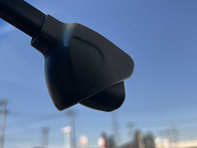 ホンダ フィット ホーム 山形県 2020(令2)年 8.7万km プラチナホワイトパール 禁煙車/ホンダセンシング/・衝突軽減ブレーキ/・誤発進抑制機能/・歩行者事故低減ステアリング/・路外逸脱抑制機能/・アダプティブクルーズコントロール/・車線維持支援システム/・標識認識機能/前後コーナーセンサー/寒冷地仕様/純正ナビ/（Bluetooth/CD/DVD/フルセグ)/バックカメラ/LEDオートライト/オートマチックハイビーム/ハーフレザーシート/前後ドライブレコーダー/ステアリングスイッチ/電動パーキングブレーキ/オートブレーキホールド/ETC/純正AW/純正フロアマット/社外AWスタッドレス(185/60/R15・4mm)4本積載/電動格納ウィンカーミラー/スマートキー×2/ドアバイザー