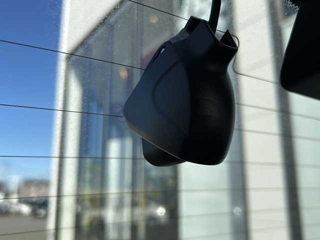 ホンダ フィット ホーム 山形県 2020(令2)年 8.7万km プラチナホワイトパール 禁煙車/ホンダセンシング/・衝突軽減ブレーキ/・誤発進抑制機能/・歩行者事故低減ステアリング/・路外逸脱抑制機能/・アダプティブクルーズコントロール/・車線維持支援システム/・標識認識機能/前後コーナーセンサー/寒冷地仕様/純正ナビ/（Bluetooth/CD/DVD/フルセグ)/バックカメラ/LEDオートライト/オートマチックハイビーム/ハーフレザーシート/前後ドライブレコーダー/ステアリングスイッチ/電動パーキングブレーキ/オートブレーキホールド/ETC/純正AW/純正フロアマット/社外AWスタッドレス(185/60/R15・4mm)4本積載/電動格納ウィンカーミラー/スマートキー×2/ドアバイザー