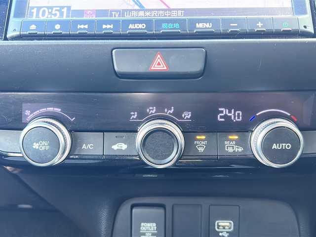 ホンダ フィット ホーム 山形県 2020(令2)年 8.7万km プラチナホワイトパール 禁煙車/ホンダセンシング/・衝突軽減ブレーキ/・誤発進抑制機能/・歩行者事故低減ステアリング/・路外逸脱抑制機能/・アダプティブクルーズコントロール/・車線維持支援システム/・標識認識機能/前後コーナーセンサー/寒冷地仕様/純正ナビ/（Bluetooth/CD/DVD/フルセグ)/バックカメラ/LEDオートライト/オートマチックハイビーム/ハーフレザーシート/前後ドライブレコーダー/ステアリングスイッチ/電動パーキングブレーキ/オートブレーキホールド/ETC/純正AW/純正フロアマット/社外AWスタッドレス(185/60/R15・4mm)4本積載/電動格納ウィンカーミラー/スマートキー×2/ドアバイザー