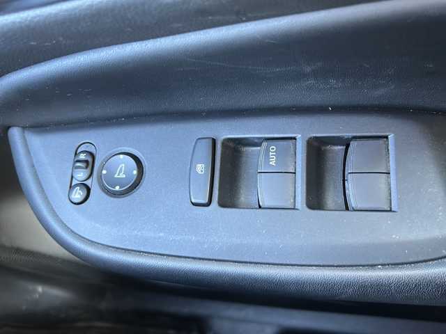 ホンダ フィット ホーム 山形県 2020(令2)年 8.7万km プラチナホワイトパール 禁煙車/ホンダセンシング/・衝突軽減ブレーキ/・誤発進抑制機能/・歩行者事故低減ステアリング/・路外逸脱抑制機能/・アダプティブクルーズコントロール/・車線維持支援システム/・標識認識機能/前後コーナーセンサー/寒冷地仕様/純正ナビ/（Bluetooth/CD/DVD/フルセグ)/バックカメラ/LEDオートライト/オートマチックハイビーム/ハーフレザーシート/前後ドライブレコーダー/ステアリングスイッチ/電動パーキングブレーキ/オートブレーキホールド/ETC/純正AW/純正フロアマット/社外AWスタッドレス(185/60/R15・4mm)4本積載/電動格納ウィンカーミラー/スマートキー×2/ドアバイザー