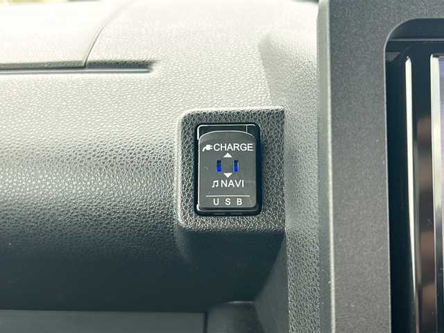 ダイハツ タント カスタム RS 佐賀県 2023(令5)年 3万km クールバイオレットクリスタルシャイン ワンオーナー/純正ナビ/バックカメラ/両側パワースライドドア/プリクラッシュセーフティ/レーンディパーチャーアラート/オートハイビーム/コーナーセンサー/ハーフレザーシート/シートヒーター/電動パーキングブレーキ/オートブレーキホールド/ドライブレコーダー/ETC/プッシュスタート/スマートキー/LEDヘッドライト/フォグライト/純正アルミホイール