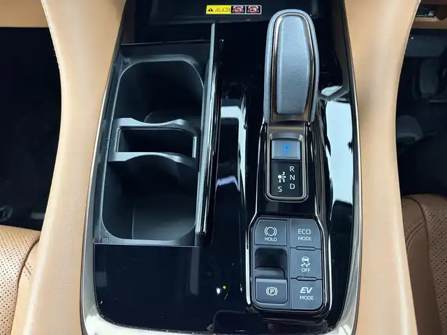 トヨタ ヴェルファイア ハイブリット Z プレミア 愛知県 2024(令6)年 0.7万km プラチナホワイトパールマイカ ＧＲエアロ　/茶革シート　/ユニバーサルステップ　/トヨタチームメイト　/ムーンルーフ　/デジタルインナーミラー　/カヘッドアップディスプレイ/14型ディスプレイオーディオ/13.2型有機ＥＬ後席ディスプレイ　/アラウンドビュー　/デジタルインナーミラー　/ＢＳＭ　/衝突軽減/レーダークルーズ/ETC２．０/シートシートヒーター/ベンチレーション/置くだけ充電/AC１００V/HDMI/タイプC/ドライブレコーダー/パワーバックドア