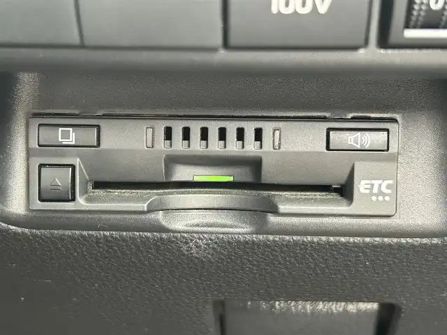 トヨタ アクア Z 岡山県 2022(令4)年 4.1万km ブラックマイカ 登録時走行距離40489km/禁煙車/純正10.5インチディスプレイオーディオ/Bluetooth/全方位カメラ/Toyota Safety Sence/・PCS/LTA/LDA/レーダークルコン/AHB/RSA/TMN/安心降車アシスト/BSM/ドライブレコーダー/ビルトインETC/革巻きステアリング/ステアリングスイッチ/純正LEDヘッドライト/オートライト/オートマチックハイビーム/ヘッドライトレベライザー/プッシュスタート/スマートキー/アイドリングストップ/純正アルミホイール 16インチ/ドアバイザー/電動格納ミラー/純正フロアマット/横滑防止装置/盗難防止装置