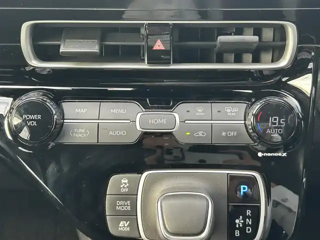 トヨタ アクア Z 岡山県 2022(令4)年 4.1万km ブラックマイカ 登録時走行距離40489km/禁煙車/純正10.5インチディスプレイオーディオ/Bluetooth/全方位カメラ/Toyota Safety Sence/・PCS/LTA/LDA/レーダークルコン/AHB/RSA/TMN/安心降車アシスト/BSM/ドライブレコーダー/ビルトインETC/革巻きステアリング/ステアリングスイッチ/純正LEDヘッドライト/オートライト/オートマチックハイビーム/ヘッドライトレベライザー/プッシュスタート/スマートキー/アイドリングストップ/純正アルミホイール 16インチ/ドアバイザー/電動格納ミラー/純正フロアマット/横滑防止装置/盗難防止装置