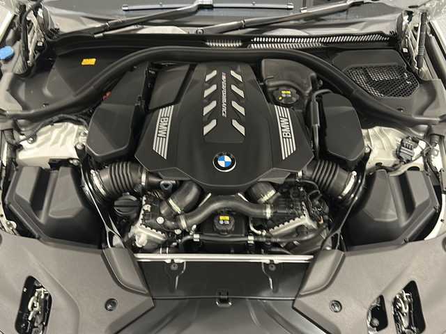 ＢＭＷ Ｍ５５０ｉ xDrive 新潟県 2020(令2)年 1.8万km 白 Ｍ５５０ｉ ｘＤｒｉｖｅ ultimateEdition/限定55台/アルティメットエディション特別装備/・BMWレーザーライト/・20インチMライトアロイホイールWスポークスタイリング668M/・セリウムグレーエレメント/キドニーグリル/ドアミラー/エアブリーザー/バッジ/・Mシートベルト/・ultimateEditionバッジ/セレクト・パッケージ/・電動ガラス・サンルーフ/・サンプロテクション・ガラス/・Bowers & Wilkins サラウンドシステム/エクスクルーシブ・コンフォート・パッケージ/・フロント・マッサージ・シート/・ソフト・クローズ・ドア/360°カメラシステム/シートヒーター/ベンチレーション/アクティブクルーズコントロール/ドライビング・アシスト・プロフェッショナル/・トラフィック・サイン・アシスト/・ACC／アクティブ・クルーズ・コントロール/パーキング・アシスト・プラス/・アクティブパーク・ディスタンス・コントロール/・パーキング・アシスト/・トップ・ビュー+3Dビュー/BMWヘッドアップ・ディスプレイ/アダプティブLEDヘッドライト/ハイビーム・アシスタント/アンビエント・ライト