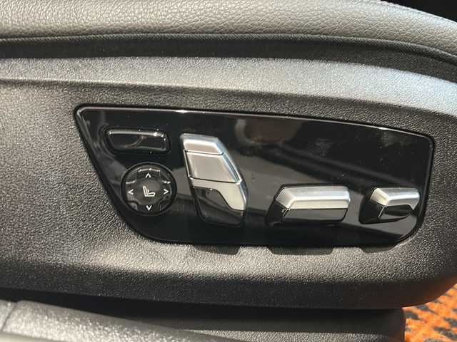 ＢＭＷ Ｍ５５０ｉ xDrive 新潟県 2020(令2)年 1.8万km 白 Ｍ５５０ｉ ｘＤｒｉｖｅ ultimateEdition/限定55台/アルティメットエディション特別装備/・BMWレーザーライト/・20インチMライトアロイホイールWスポークスタイリング668M/・セリウムグレーエレメント/キドニーグリル/ドアミラー/エアブリーザー/バッジ/・Mシートベルト/・ultimateEditionバッジ/セレクト・パッケージ/・電動ガラス・サンルーフ/・サンプロテクション・ガラス/・Bowers & Wilkins サラウンドシステム/エクスクルーシブ・コンフォート・パッケージ/・フロント・マッサージ・シート/・ソフト・クローズ・ドア/360°カメラシステム/シートヒーター/ベンチレーション/アクティブクルーズコントロール/ドライビング・アシスト・プロフェッショナル/・トラフィック・サイン・アシスト/・ACC／アクティブ・クルーズ・コントロール/パーキング・アシスト・プラス/・アクティブパーク・ディスタンス・コントロール/・パーキング・アシスト/・トップ・ビュー+3Dビュー/BMWヘッドアップ・ディスプレイ/アダプティブLEDヘッドライト/ハイビーム・アシスタント/アンビエント・ライト