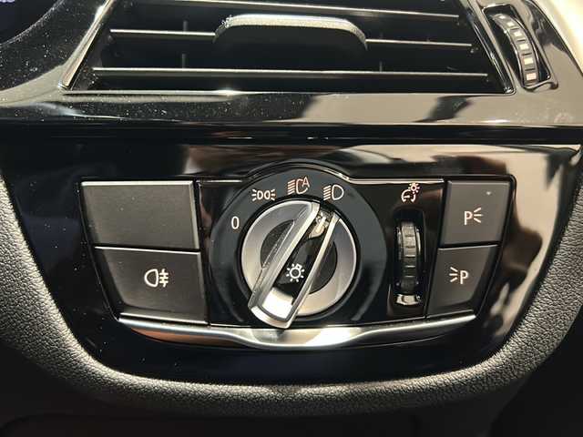 ＢＭＷ Ｍ５５０ｉ xDrive 新潟県 2020(令2)年 1.8万km 白 Ｍ５５０ｉ ｘＤｒｉｖｅ ultimateEdition/限定55台/アルティメットエディション特別装備/・BMWレーザーライト/・20インチMライトアロイホイールWスポークスタイリング668M/・セリウムグレーエレメント/キドニーグリル/ドアミラー/エアブリーザー/バッジ/・Mシートベルト/・ultimateEditionバッジ/セレクト・パッケージ/・電動ガラス・サンルーフ/・サンプロテクション・ガラス/・Bowers & Wilkins サラウンドシステム/エクスクルーシブ・コンフォート・パッケージ/・フロント・マッサージ・シート/・ソフト・クローズ・ドア/360°カメラシステム/シートヒーター/ベンチレーション/アクティブクルーズコントロール/ドライビング・アシスト・プロフェッショナル/・トラフィック・サイン・アシスト/・ACC／アクティブ・クルーズ・コントロール/パーキング・アシスト・プラス/・アクティブパーク・ディスタンス・コントロール/・パーキング・アシスト/・トップ・ビュー+3Dビュー/BMWヘッドアップ・ディスプレイ/アダプティブLEDヘッドライト/ハイビーム・アシスタント/アンビエント・ライト