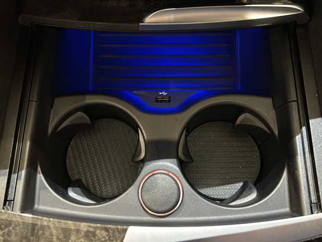 ＢＭＷ Ｍ５５０ｉ xDrive 新潟県 2020(令2)年 1.8万km 白 Ｍ５５０ｉ ｘＤｒｉｖｅ ultimateEdition/限定55台/アルティメットエディション特別装備/・BMWレーザーライト/・20インチMライトアロイホイールWスポークスタイリング668M/・セリウムグレーエレメント/キドニーグリル/ドアミラー/エアブリーザー/バッジ/・Mシートベルト/・ultimateEditionバッジ/セレクト・パッケージ/・電動ガラス・サンルーフ/・サンプロテクション・ガラス/・Bowers & Wilkins サラウンドシステム/エクスクルーシブ・コンフォート・パッケージ/・フロント・マッサージ・シート/・ソフト・クローズ・ドア/360°カメラシステム/シートヒーター/ベンチレーション/アクティブクルーズコントロール/ドライビング・アシスト・プロフェッショナル/・トラフィック・サイン・アシスト/・ACC／アクティブ・クルーズ・コントロール/パーキング・アシスト・プラス/・アクティブパーク・ディスタンス・コントロール/・パーキング・アシスト/・トップ・ビュー+3Dビュー/BMWヘッドアップ・ディスプレイ/アダプティブLEDヘッドライト/ハイビーム・アシスタント/アンビエント・ライト