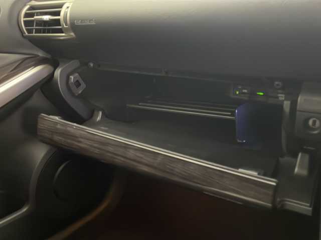 レクサス ＩＳ 300h バージョンL 宮崎県 2014(平26)年 8.2万km ホワイトパールクリスタルシャイン 純正ナビ(CD/DVD/AM/FM/SD/BT)/クルーズコントロール/運転席・助手席パワーシート/電動サンシェード/ステアリングスイッチ/コーナーセンサー/パドルシフト/シートヒーター/エアシート/フロアマット/ETC