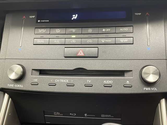 レクサス ＩＳ 300h バージョンL 宮崎県 2014(平26)年 8.2万km ホワイトパールクリスタルシャイン 純正ナビ(CD/DVD/AM/FM/SD/BT)/クルーズコントロール/運転席・助手席パワーシート/電動サンシェード/ステアリングスイッチ/コーナーセンサー/パドルシフト/シートヒーター/エアシート/フロアマット/ETC