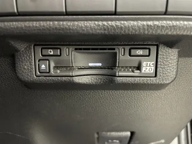 トヨタ カローラツーリング ハイブリッド ダブルバイビー 埼玉県 2022(令4)年 5.8万km 黒 純正１０．５インチディスプレイオーディオ　バックカメラ　ＢＳＭ　ビルトインＥＴＣ２．０　レーダークルーズコントロール　セーフティセンス　シートヒーター　ステアリングヒーター　オートハイビーム　ＬＥＤ