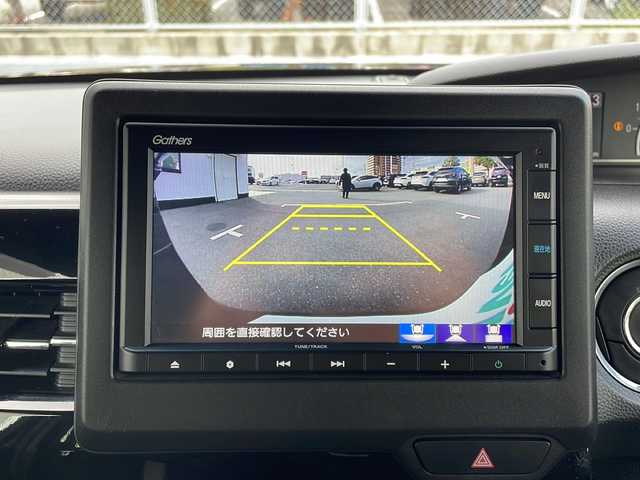 ホンダ Ｎ ＢＯＸ カスタム L 山口県 2022(令4)年 3.8万km クリスタルブラックパール 純正SDナビ【VXM-215ci】/・AM/FM/USB/SD/iPod/CD/Bluetooth/ETC/ドライブレコーダー/バックカメラ/純正フロアマット/純正アルミホイール/前席シートヒーター/スマートキー/プッシュアップスタート/片側パワースライドドア/ドアバイザー/Honda SENSING/　・アダプティブクルーズコントロール/　・車線逸脱抑制機能/　・車線維持支援システム（LKAS）/　・衝突軽減ブレーキ/　・オートハイビーム