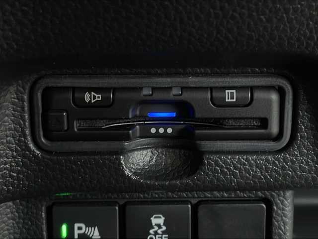 ホンダ Ｎ ＢＯＸ カスタム L 山口県 2022(令4)年 3.8万km クリスタルブラックパール 純正SDナビ【VXM-215ci】/・AM/FM/USB/SD/iPod/CD/Bluetooth/ETC/ドライブレコーダー/バックカメラ/純正フロアマット/純正アルミホイール/前席シートヒーター/スマートキー/プッシュアップスタート/片側パワースライドドア/ドアバイザー/Honda SENSING/　・アダプティブクルーズコントロール/　・車線逸脱抑制機能/　・車線維持支援システム（LKAS）/　・衝突軽減ブレーキ/　・オートハイビーム