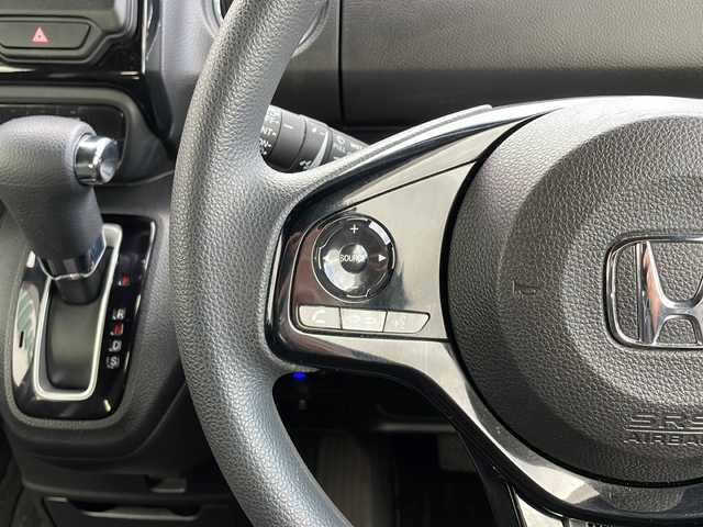 ホンダ Ｎ ＢＯＸ カスタム L 山口県 2022(令4)年 3.8万km クリスタルブラックパール 純正SDナビ【VXM-215ci】/・AM/FM/USB/SD/iPod/CD/Bluetooth/ETC/ドライブレコーダー/バックカメラ/純正フロアマット/純正アルミホイール/前席シートヒーター/スマートキー/プッシュアップスタート/片側パワースライドドア/ドアバイザー/Honda SENSING/　・アダプティブクルーズコントロール/　・車線逸脱抑制機能/　・車線維持支援システム（LKAS）/　・衝突軽減ブレーキ/　・オートハイビーム