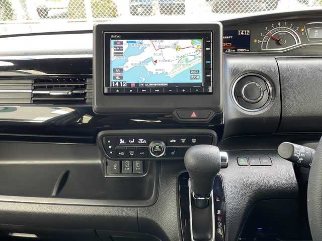 ホンダ Ｎ ＢＯＸ カスタム L 山口県 2022(令4)年 3.8万km クリスタルブラックパール 純正SDナビ【VXM-215ci】/・AM/FM/USB/SD/iPod/CD/Bluetooth/ETC/ドライブレコーダー/バックカメラ/純正フロアマット/純正アルミホイール/前席シートヒーター/スマートキー/プッシュアップスタート/片側パワースライドドア/ドアバイザー/Honda SENSING/　・アダプティブクルーズコントロール/　・車線逸脱抑制機能/　・車線維持支援システム（LKAS）/　・衝突軽減ブレーキ/　・オートハイビーム