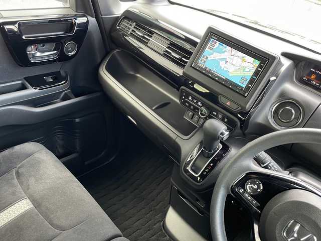 ホンダ Ｎ ＢＯＸ カスタム L 山口県 2022(令4)年 3.8万km クリスタルブラックパール 純正SDナビ【VXM-215ci】/・AM/FM/USB/SD/iPod/CD/Bluetooth/ETC/ドライブレコーダー/バックカメラ/純正フロアマット/純正アルミホイール/前席シートヒーター/スマートキー/プッシュアップスタート/片側パワースライドドア/ドアバイザー/Honda SENSING/　・アダプティブクルーズコントロール/　・車線逸脱抑制機能/　・車線維持支援システム（LKAS）/　・衝突軽減ブレーキ/　・オートハイビーム