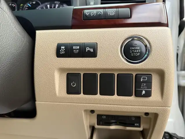 トヨタ アルファード 240G 香川県 2011(平23)年 9.8万km ホワイトパールクリスタルシャイン 社外HDDナビ/フルセグ/アルパインフリップダウンモニター/ダブルサンルーフ/両側パワースライドドア/クルーズコントロール/革調シートカバー/社外テール/ローダウン/ビルトインETC/スマートキー