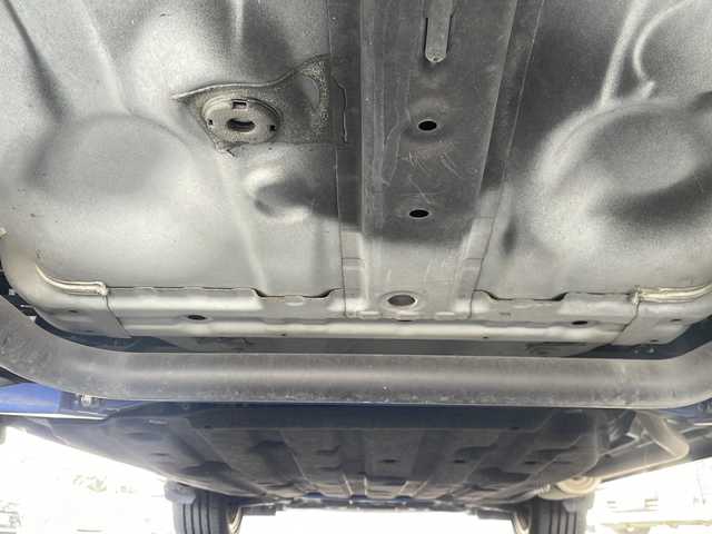 ホンダ ヴェゼル ハイブリッド RS ホンダセンシング 愛知県 2017(平29)年 3.5万km モルフォブルーP 純正HDDナビ/【フルセグ・DVD再生可・CD・Bluetooth】/バックカメラ/ビルトインETC/ホンダセンシング/【アダプティブクルーズコントロール・車線維持支援システム・路外逸脱抑制機能・歩行者事故逓減ステアリング・標識認識機能・先行車発進お知らせ機能・衝突被害ブレーキ・誤発進抑制機能】/前方ドライブレコーダー/社外マフラー（ＮＯ－ＢＬＥＳＳＥ）　/ステアリングスイッチ　/純正フロアマット　/プッシュスタート/スマートキー/新車保証書/取扱説明書