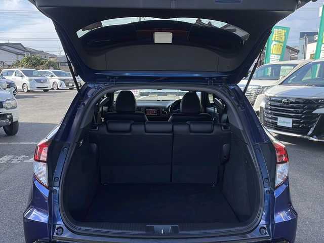 ホンダ ヴェゼル ハイブリッド RS ホンダセンシング 愛知県 2017(平29)年 3.5万km モルフォブルーP 純正HDDナビ/【フルセグ・DVD再生可・CD・Bluetooth】/バックカメラ/ビルトインETC/ホンダセンシング/【アダプティブクルーズコントロール・車線維持支援システム・路外逸脱抑制機能・歩行者事故逓減ステアリング・標識認識機能・先行車発進お知らせ機能・衝突被害ブレーキ・誤発進抑制機能】/前方ドライブレコーダー/社外マフラー（ＮＯ－ＢＬＥＳＳＥ）　/ステアリングスイッチ　/純正フロアマット　/プッシュスタート/スマートキー/新車保証書/取扱説明書