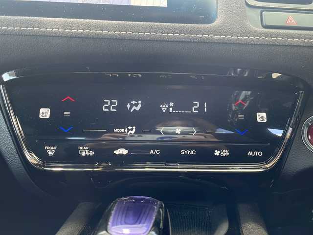 ホンダ ヴェゼル ハイブリッド RS ホンダセンシング 愛知県 2017(平29)年 3.5万km モルフォブルーP 純正HDDナビ/【フルセグ・DVD再生可・CD・Bluetooth】/バックカメラ/ビルトインETC/ホンダセンシング/【アダプティブクルーズコントロール・車線維持支援システム・路外逸脱抑制機能・歩行者事故逓減ステアリング・標識認識機能・先行車発進お知らせ機能・衝突被害ブレーキ・誤発進抑制機能】/前方ドライブレコーダー/社外マフラー（ＮＯ－ＢＬＥＳＳＥ）　/ステアリングスイッチ　/純正フロアマット　/プッシュスタート/スマートキー/新車保証書/取扱説明書