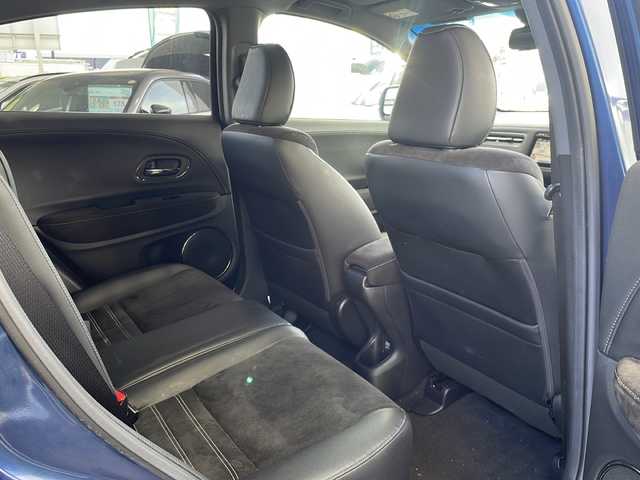 ホンダ ヴェゼル ハイブリッド RS ホンダセンシング 愛知県 2017(平29)年 3.5万km モルフォブルーP 純正HDDナビ/【フルセグ・DVD再生可・CD・Bluetooth】/バックカメラ/ビルトインETC/ホンダセンシング/【アダプティブクルーズコントロール・車線維持支援システム・路外逸脱抑制機能・歩行者事故逓減ステアリング・標識認識機能・先行車発進お知らせ機能・衝突被害ブレーキ・誤発進抑制機能】/前方ドライブレコーダー/社外マフラー（ＮＯ－ＢＬＥＳＳＥ）　/ステアリングスイッチ　/純正フロアマット　/プッシュスタート/スマートキー/新車保証書/取扱説明書