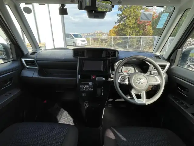 トヨタ ルーミー G 大阪府 2023(令5)年 1.2万km ブライトシルバーM トヨタセーフティセンス/・プリクラッシュセーフティー/・クリアランスソナー/・レーンアシスト/純正ナビ/・Bluetooth/CD/DVD/SmartDeviceLink/主要装備/・全方位カメラ/・アイドリングストップ/・両側パワースライドドア/・純正フロアマット/・純正AW/・LEDヘッドライト/・フォグランプ/・フルフラット/・プッシュスタート/・スマートキー/・ドライブレコーダー/・ETC