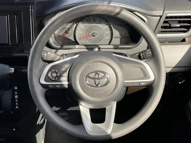 トヨタ ルーミー G 大阪府 2023(令5)年 1.2万km ブライトシルバーM トヨタセーフティセンス/・プリクラッシュセーフティー/・クリアランスソナー/・レーンアシスト/純正ナビ/・Bluetooth/CD/DVD/SmartDeviceLink/主要装備/・全方位カメラ/・アイドリングストップ/・両側パワースライドドア/・純正フロアマット/・純正AW/・LEDヘッドライト/・フォグランプ/・フルフラット/・プッシュスタート/・スマートキー/・ドライブレコーダー/・ETC