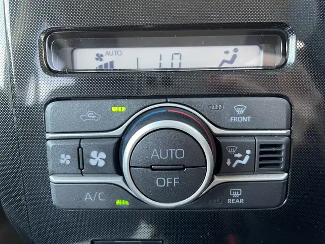 トヨタ ルーミー G 大阪府 2023(令5)年 1.2万km ブライトシルバーM トヨタセーフティセンス/・プリクラッシュセーフティー/・クリアランスソナー/・レーンアシスト/純正ナビ/・Bluetooth/CD/DVD/SmartDeviceLink/主要装備/・全方位カメラ/・アイドリングストップ/・両側パワースライドドア/・純正フロアマット/・純正AW/・LEDヘッドライト/・フォグランプ/・フルフラット/・プッシュスタート/・スマートキー/・ドライブレコーダー/・ETC