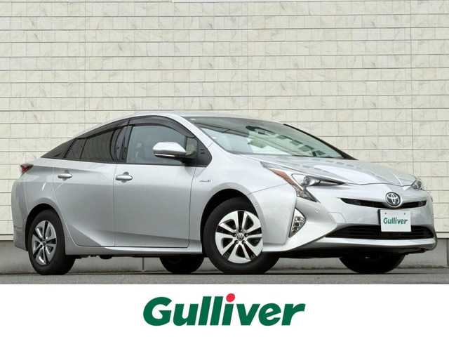 トヨタ プリウス A 岩手県 2017(平29)年 1万km シルバーM 禁煙車/4WD/ミラーヒーター/ヘッドアップディスプレイ/ディーラーオプション9インチナビ/→フルセグTV/Bluetooth/CD/DVD/FM/AM/バックカメラ/ステアリングスイッチ/ブラインドスポットモニター/クルーズコントロール/レーンキープアシスト/前後コーナーセンサー/横滑り防止装置/パーキングアシスト/オートライト/オートハイビーム/LEDヘッドライト/LEDフォグライト/〇プッシュスタート/〇電動格納ミラー/〇ウィンカーミラー/〇シガーソケット/〇ドアバイザー/〇フロアマット/〇スマートキー/スペアキー/前ドライブレコーダー/ビルトインETC
