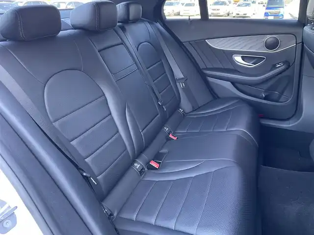 メルセデス・ベンツ Ｃ２２０ｄ アバンギャルド　AMGライン 埼玉県 2019(平31)年 4.6万km ポーラホワイト 登録時45820km/純正メーカーHDDナビ/　AM/FM/Bluetooth/フルセグ/USB/SDMSV/バックカメラ/レーダークルーズコントロール/レーンキープアシスト/黒合皮シート/シートヒーター/パワーシート/メモリーシート/LEDオートライト/パドルシフト/ステアリングスイッチ/純正18インチアルミホイール/コーナーセンサー/ブラインドスポットモニター