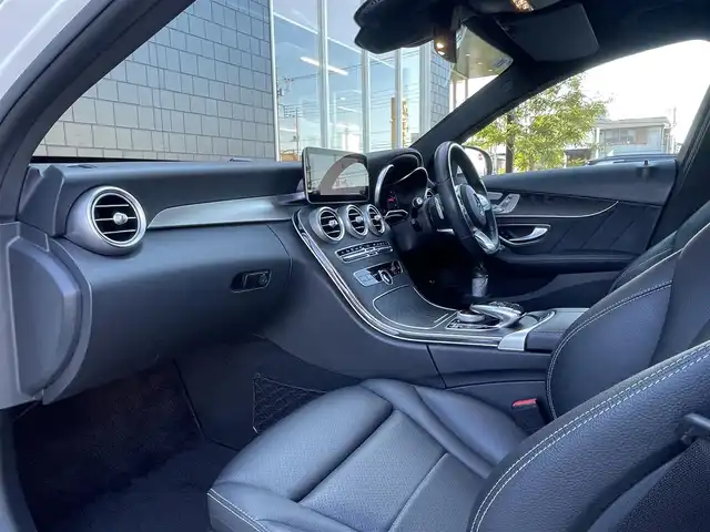 メルセデス・ベンツ Ｃ２２０ｄ アバンギャルド　AMGライン 埼玉県 2019(平31)年 4.6万km ポーラホワイト 登録時45820km/純正メーカーHDDナビ/　AM/FM/Bluetooth/フルセグ/USB/SDMSV/バックカメラ/レーダークルーズコントロール/レーンキープアシスト/黒合皮シート/シートヒーター/パワーシート/メモリーシート/LEDオートライト/パドルシフト/ステアリングスイッチ/純正18インチアルミホイール/コーナーセンサー/ブラインドスポットモニター