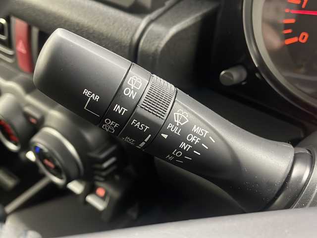 スズキ ジムニー ノマド FC 栃木県 2025(令7)年 0.3万km 黒 スズキセーフティサポート/・デュアルセンサーブレーキサポート/・誤発進抑制機能/・車線逸脱抑制機能/・車線逸脱警報機能/・ふらつき警報機能/・低速時ブレーキサポート/・発進お知らせ機能/・標識認識機能/・ハイビームアシスト/ETC/プッシュスタート/スマートキー/前席シートヒーター/ダウンヒルアシストコントロール/横滑り防止/ヘッドライトウォッシャー/クリアランスソナー/レーダークルーズコントロール/純正アルミホイール/保証書/取扱説明書/スペアキー