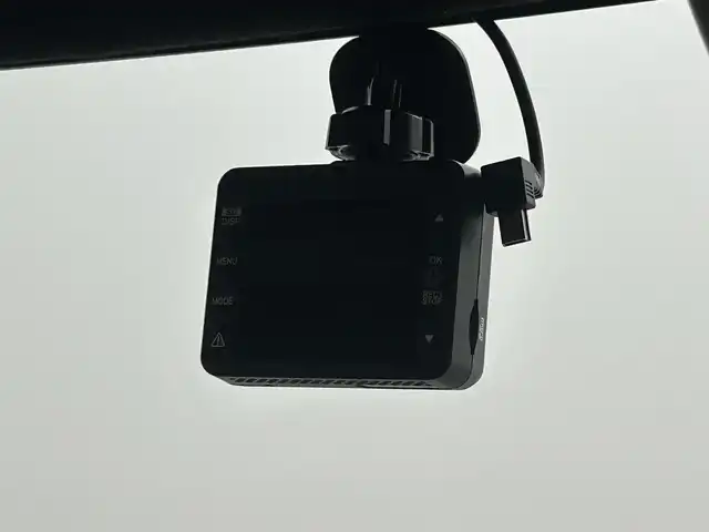 ホンダ Ｎ ＢＯＸ カスタム ターボ コーディネートS 熊本県 2024(令6)年 0.6万km パールⅡ 禁煙車　/純正9インチナビ（ＣＤ・ＤＶＤ・フルセグ・ＢＴ・ＳＤ・ＡｐｐｌＣａｒＰｌａｙ・ＡｎｄｒｏｉｄＡｕｔｏ・USB）/バックカメラ　/社外前方ドライブレコーダー　/ビルトインＥＴＣ　/両側パワースライドドア　/前席シートヒーター/衝突軽減ブレーキ/レーンキープアシスト/踏み間違い衝突軽減システム/車線逸脱警報/横滑り防止/アイドリングストップ/前後クリアランスソナー/ハーフレザーシート/ブレーキホールド/純正フロアマット/純正１５インチAW/オートライト/LEDヘッドライト/スマートキー/プッシュスタート/スペアキー1本