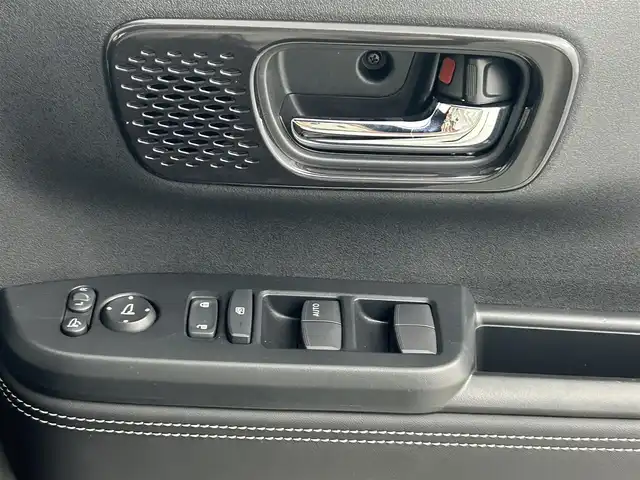 ホンダ Ｎ ＢＯＸ カスタム ターボ コーディネートS 熊本県 2024(令6)年 0.6万km パールⅡ 禁煙車　/純正9インチナビ（ＣＤ・ＤＶＤ・フルセグ・ＢＴ・ＳＤ・ＡｐｐｌＣａｒＰｌａｙ・ＡｎｄｒｏｉｄＡｕｔｏ・USB）/バックカメラ　/社外前方ドライブレコーダー　/ビルトインＥＴＣ　/両側パワースライドドア　/前席シートヒーター/衝突軽減ブレーキ/レーンキープアシスト/踏み間違い衝突軽減システム/車線逸脱警報/横滑り防止/アイドリングストップ/前後クリアランスソナー/ハーフレザーシート/ブレーキホールド/純正フロアマット/純正１５インチAW/オートライト/LEDヘッドライト/スマートキー/プッシュスタート/スペアキー1本