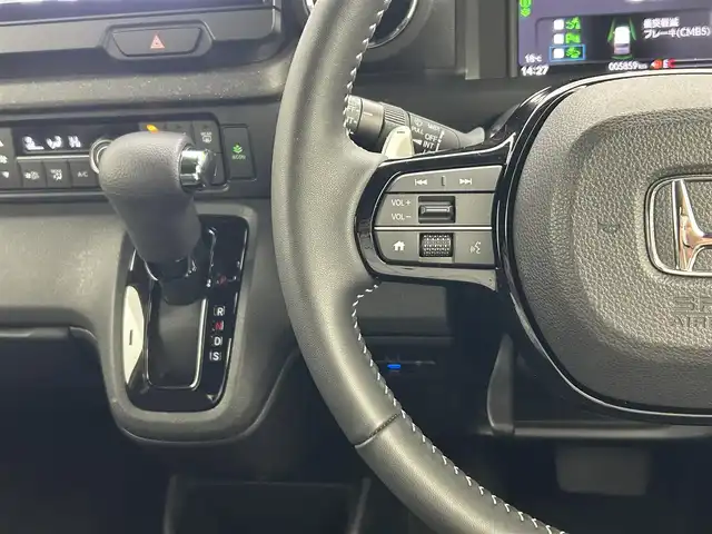 ホンダ Ｎ ＢＯＸ カスタム ターボ コーディネートS 熊本県 2024(令6)年 0.6万km パールⅡ 禁煙車　/純正9インチナビ（ＣＤ・ＤＶＤ・フルセグ・ＢＴ・ＳＤ・ＡｐｐｌＣａｒＰｌａｙ・ＡｎｄｒｏｉｄＡｕｔｏ・USB）/バックカメラ　/社外前方ドライブレコーダー　/ビルトインＥＴＣ　/両側パワースライドドア　/前席シートヒーター/衝突軽減ブレーキ/レーンキープアシスト/踏み間違い衝突軽減システム/車線逸脱警報/横滑り防止/アイドリングストップ/前後クリアランスソナー/ハーフレザーシート/ブレーキホールド/純正フロアマット/純正１５インチAW/オートライト/LEDヘッドライト/スマートキー/プッシュスタート/スペアキー1本