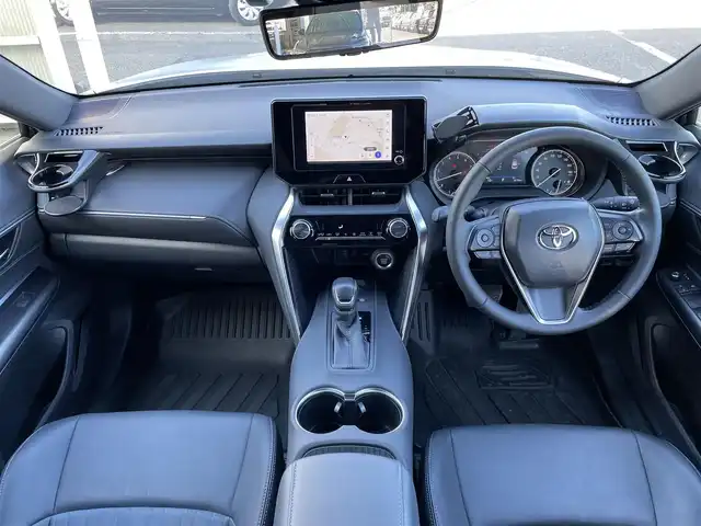 トヨタ ハリアー G 東京都 2023(令5)年 3.6万km プラチナホワイトパールマイカ 純正８型ディスプレィオーディオナビ　/ＢｌｕｅｔｏｏｔｈＡｕｄｉｏ/USB/ＡｐｐｌｅＣａｒＰｌａｙ・ＡｎｄｒｏｉｄＡｕｔｏ　/パワーバックドア　/ＬＥＤライト　/パワーバックドア /セーフティセンス　/（衝突回避支援パッケージ）/・プリクラッシュセーフティ/・レーダークルーズコントロール/・ロードサインアシスト/・横断歩行者検知機能/・カーブ速度抑制機能/・レーントレーンシングアシスト/・アダプティブハイビームアシスト/パーキングサポートブレーキ/プッシュエンジンスタート/保証書＆取説/Wエアバック＆ABS