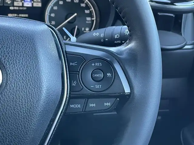 トヨタ ハリアー G 東京都 2023(令5)年 3.6万km プラチナホワイトパールマイカ 純正８型ディスプレィオーディオナビ　/ＢｌｕｅｔｏｏｔｈＡｕｄｉｏ/USB/ＡｐｐｌｅＣａｒＰｌａｙ・ＡｎｄｒｏｉｄＡｕｔｏ　/パワーバックドア　/ＬＥＤライト　/パワーバックドア /セーフティセンス　/（衝突回避支援パッケージ）/・プリクラッシュセーフティ/・レーダークルーズコントロール/・ロードサインアシスト/・横断歩行者検知機能/・カーブ速度抑制機能/・レーントレーンシングアシスト/・アダプティブハイビームアシスト/パーキングサポートブレーキ/プッシュエンジンスタート/保証書＆取説/Wエアバック＆ABS