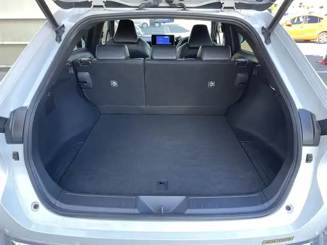 トヨタ ハリアー G 東京都 2023(令5)年 3.6万km プラチナホワイトパールマイカ 純正８型ディスプレィオーディオナビ　/ＢｌｕｅｔｏｏｔｈＡｕｄｉｏ/USB/ＡｐｐｌｅＣａｒＰｌａｙ・ＡｎｄｒｏｉｄＡｕｔｏ　/パワーバックドア　/ＬＥＤライト　/パワーバックドア /セーフティセンス　/（衝突回避支援パッケージ）/・プリクラッシュセーフティ/・レーダークルーズコントロール/・ロードサインアシスト/・横断歩行者検知機能/・カーブ速度抑制機能/・レーントレーンシングアシスト/・アダプティブハイビームアシスト/パーキングサポートブレーキ/プッシュエンジンスタート/保証書＆取説/Wエアバック＆ABS