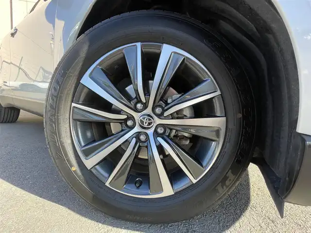 トヨタ ハリアー G 東京都 2023(令5)年 3.6万km プラチナホワイトパールマイカ 純正８型ディスプレィオーディオナビ　/ＢｌｕｅｔｏｏｔｈＡｕｄｉｏ/USB/ＡｐｐｌｅＣａｒＰｌａｙ・ＡｎｄｒｏｉｄＡｕｔｏ　/パワーバックドア　/ＬＥＤライト　/パワーバックドア /セーフティセンス　/（衝突回避支援パッケージ）/・プリクラッシュセーフティ/・レーダークルーズコントロール/・ロードサインアシスト/・横断歩行者検知機能/・カーブ速度抑制機能/・レーントレーンシングアシスト/・アダプティブハイビームアシスト/パーキングサポートブレーキ/プッシュエンジンスタート/保証書＆取説/Wエアバック＆ABS