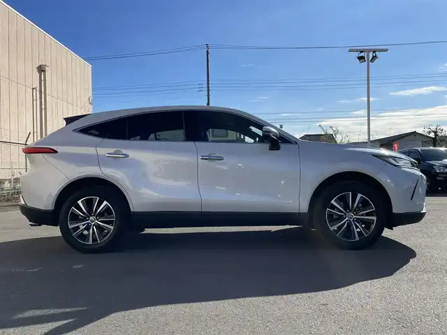 トヨタ ハリアー G 東京都 2023(令5)年 3.6万km プラチナホワイトパールマイカ 純正８型ディスプレィオーディオナビ　/ＢｌｕｅｔｏｏｔｈＡｕｄｉｏ/USB/ＡｐｐｌｅＣａｒＰｌａｙ・ＡｎｄｒｏｉｄＡｕｔｏ　/パワーバックドア　/ＬＥＤライト　/パワーバックドア /セーフティセンス　/（衝突回避支援パッケージ）/・プリクラッシュセーフティ/・レーダークルーズコントロール/・ロードサインアシスト/・横断歩行者検知機能/・カーブ速度抑制機能/・レーントレーンシングアシスト/・アダプティブハイビームアシスト/パーキングサポートブレーキ/プッシュエンジンスタート/保証書＆取説/Wエアバック＆ABS