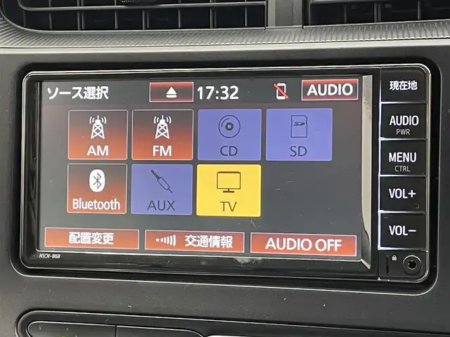 トヨタ アクア L 愛知県 2018(平30)年 4.9万km スーパーホワイトⅡ 純正ナビ　ＴＶ　Ｂｌｕｅｔｏｏｔｈ　ＡＵＸ　ラジオ　ＣＤ　バックカメラ　ビルトインＥＴＣ　前後ドライブレコーダー　電動格納ミラー　純正フロアマット　シガーソケット　オートエアコン　エコモード　禁煙車