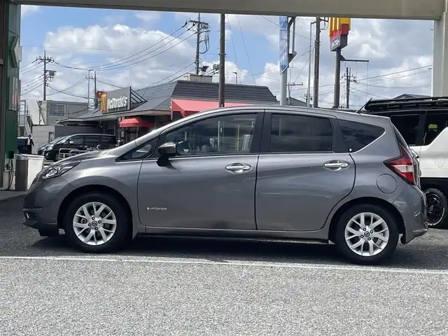 日産 ノート e－パワー X 埼玉県 2019(平31)年 2.2万km ダークメタルグレー ・ワンオーナー/・純正ナビ：フルセグTV/・BT　DVD　CD/・バックカメラ/・プッシュスタート/・スマートキー×２/・プッシュスタート/・プリクラッシュ/・レーンアシスト/・ウインカーミラー/・コーナーセンサー/・保証書/・取説/・スペアキー