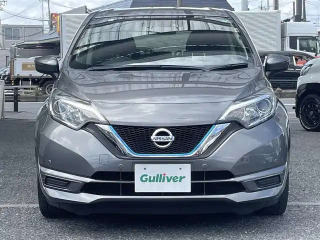 日産 ノート e－パワー X 埼玉県 2019(平31)年 2.2万km ダークメタルグレー ・ワンオーナー/・純正ナビ：フルセグTV/・BT　DVD　CD/・バックカメラ/・プッシュスタート/・スマートキー×２/・プッシュスタート/・プリクラッシュ/・レーンアシスト/・ウインカーミラー/・コーナーセンサー/・保証書/・取説/・スペアキー