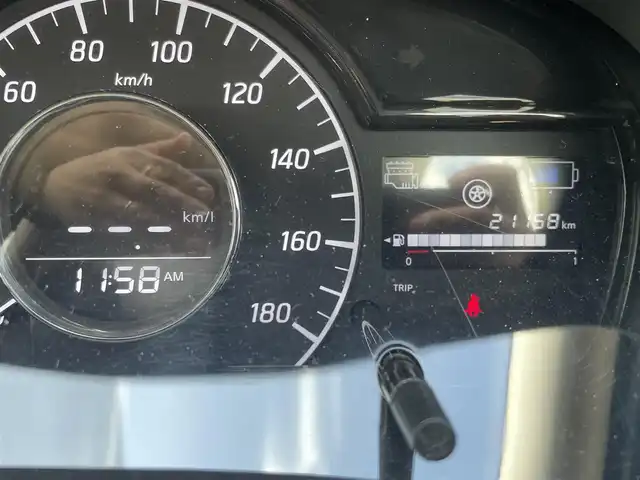 日産 ノート e－パワー X 埼玉県 2019(平31)年 2.2万km ダークメタルグレー ・ワンオーナー/・純正ナビ：フルセグTV/・BT　DVD　CD/・バックカメラ/・プッシュスタート/・スマートキー×２/・プッシュスタート/・プリクラッシュ/・レーンアシスト/・ウインカーミラー/・コーナーセンサー/・保証書/・取説/・スペアキー