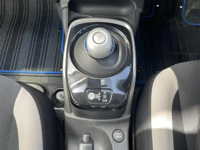 日産 ノート e－パワー X 埼玉県 2019(平31)年 2.2万km ダークメタルグレー ・ワンオーナー/・純正ナビ：フルセグTV/・BT　DVD　CD/・バックカメラ/・プッシュスタート/・スマートキー×２/・プッシュスタート/・プリクラッシュ/・レーンアシスト/・ウインカーミラー/・コーナーセンサー/・保証書/・取説/・スペアキー
