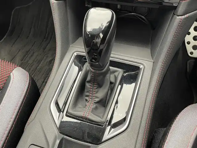 スバル インプレッサ スポーツ STI スポーツ 滋賀県 2020(令2)年 2.1万km マグネタイトグレーメタリック 禁煙車/純正８型SDナビ/・CN-FX800D/・CD/DVD/BL/Bluetooth/HDMI/USB/バックカメラ/サイドカメラ/アイサイト/レーンキープアシスト/横滑り防止/パドルシフト/追従クルコン/革巻きステアリング/純正１８AW/LEDヘッドライト/スマートキー/プッシュスタート