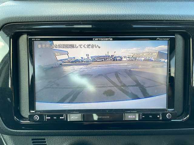 トヨタ ヴィッツ F 道北・旭川 2018(平30)年 9.2万km スーパーホワイトⅡ ・４WD/・社外ナビ（CD、DVD、BT、SD、ラジオ）/・バックカメラ/・純正フロアマット/・トヨタセーフティーセンス/PCS/LDA/オートマチックハイビーム/先行車発進告知機能/・キーレスキー/・ETC/・ドアバイザー/・ミラーウィンカー/・取扱説明書